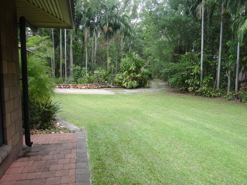 DARWIN'S SHADY ACRES RETREAT - E Caravan Parks 9