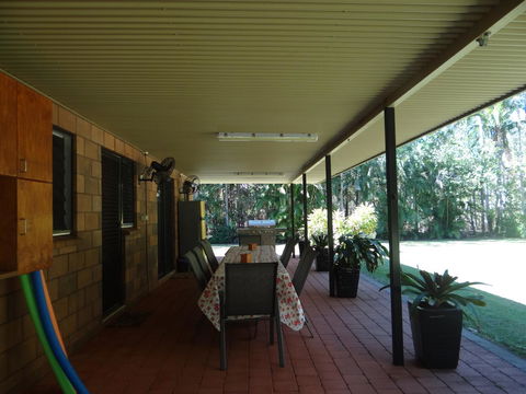 DARWIN'S SHADY ACRES RETREAT - E Caravan Parks 6