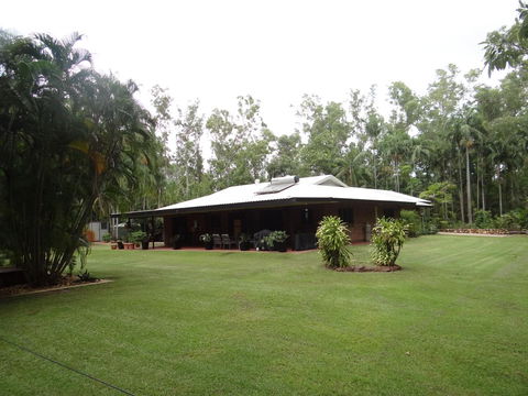 DARWIN'S SHADY ACRES RETREAT - E Caravan Parks 0