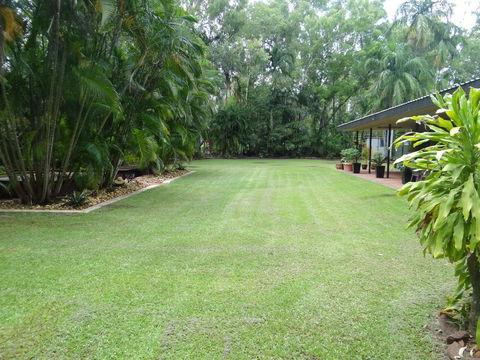 DARWIN'S SHADY ACRES RETREAT - E Caravan Parks 8
