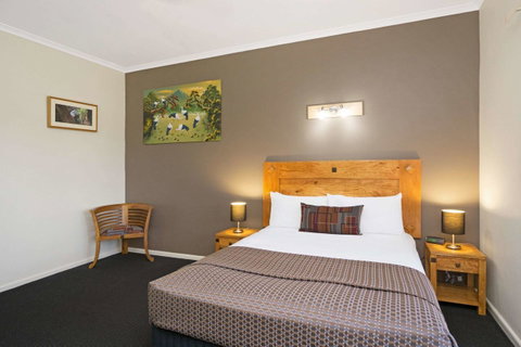 Quality Hotel Darwin Airport - E Caravan Parks 9