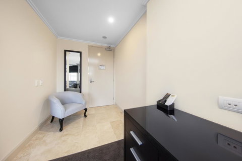 Canberra Rex Hotel - E Caravan Parks 28