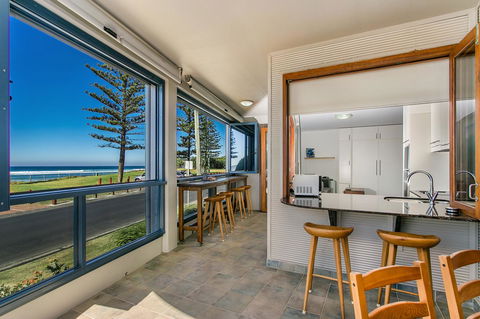 Lennox Holiday Apartments - E Caravan Parks 32