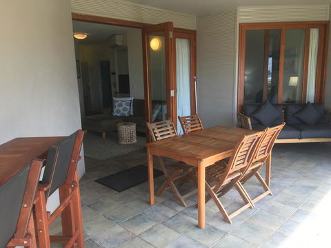 Lennox Holiday Apartments - E Caravan Parks 21
