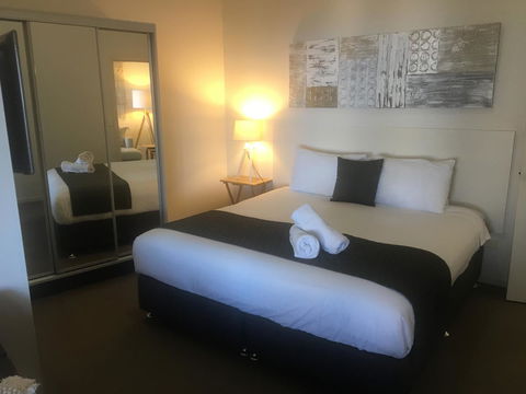 Lennox Holiday Apartments - E Caravan Parks 16