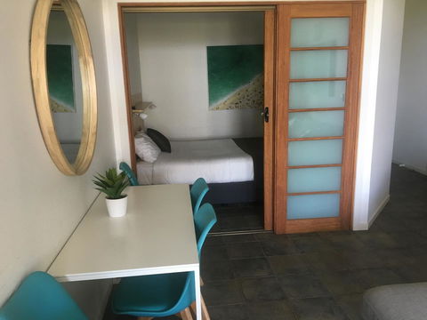 Lennox Holiday Apartments - E Caravan Parks 14