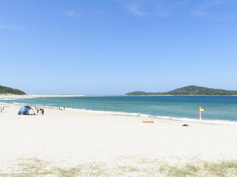 Bombora @ Fingal Bay - E Caravan Parks 1