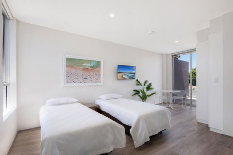 Bondi Beach Studio Penthouse Suite + Balcony - E Caravan Parks 1