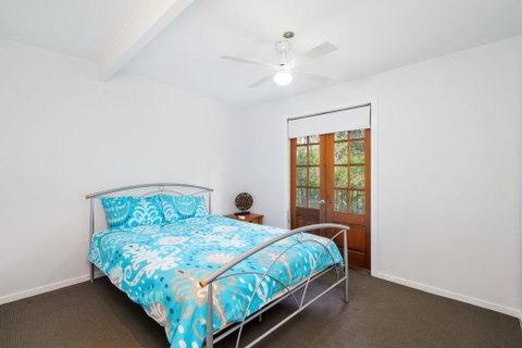 BONNY BEACH HOUSE - Holiday Accomodation With Pool - E Caravan Parks 1