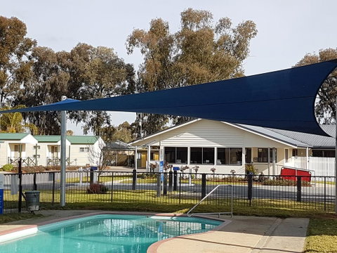 Boomerang Way Tourist Park - E Caravan Parks 1