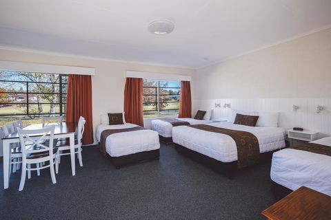 Boulevard Motel - E Caravan Parks 1