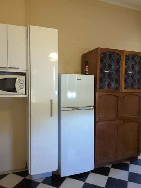 Bourke Apartments - E Caravan Parks 1