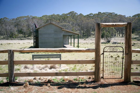 Brackens Hut - E Caravan Parks 2