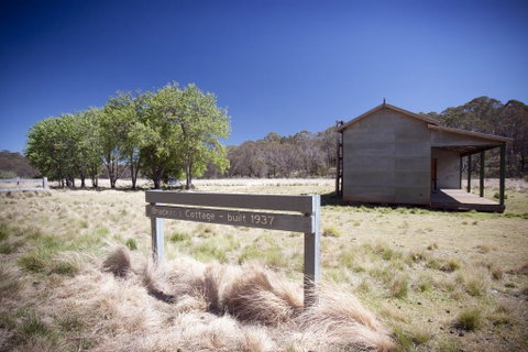 Brackens Hut - E Caravan Parks 1