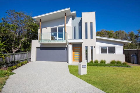 Brand New PRIZE HOME 50m Path To Beach - E Caravan Parks 3