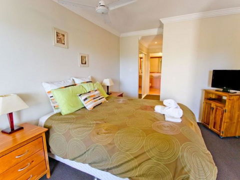 Breakers 1/8 - E Caravan Parks 3