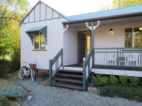 Briar Rose Cottages - E Caravan Parks 2