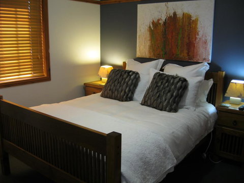 Brick Creek House - E Caravan Parks 3