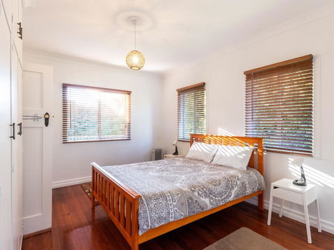 Bridle Guesthouse - E Caravan Parks 2