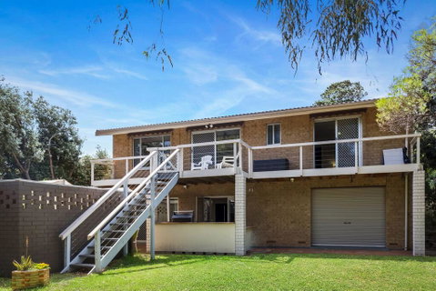 Broadbeach Retreat - 32 Broadbeach Drive - E Caravan Parks 2