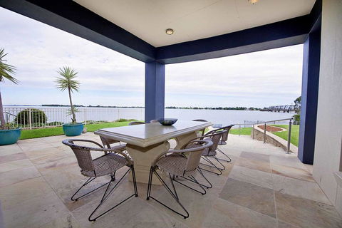 Brookwater- Waterfront On Lake Mulwala - E Caravan Parks 2