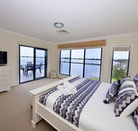 Brookwater- Waterfront on Lake Mulwala - E Caravan Parks