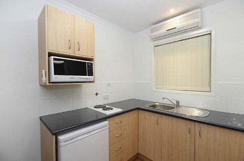 Browns Plains Motor Inn - E Caravan Parks 1