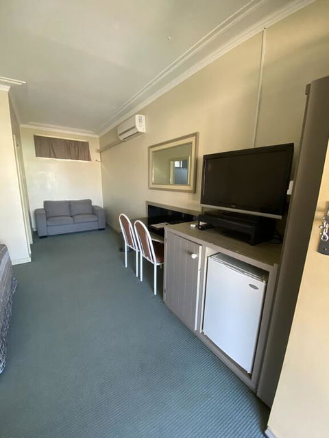 Bucketts Way Motel Gloucester - E Caravan Parks 2