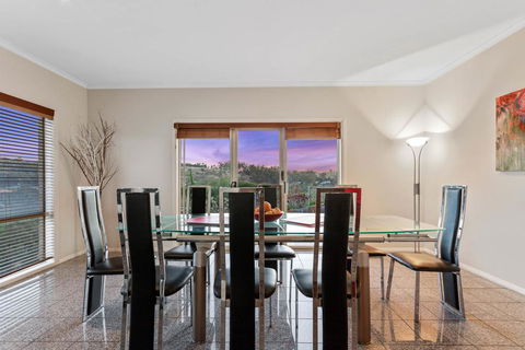 Bulla Hill Villas - Melbourne Airport - E Caravan Parks 2