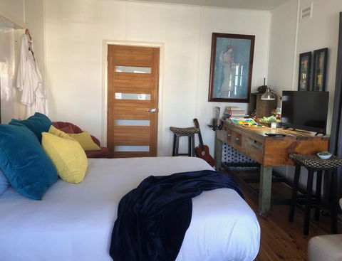 Bungalow@Tenterfield - Modern Vintage Luxury - E Caravan Parks 1