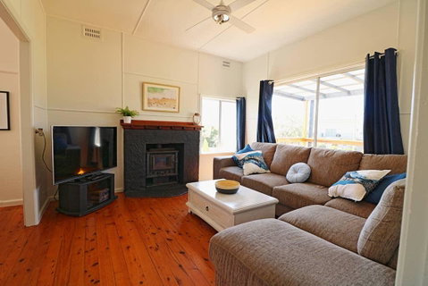 Bungo Beach House - Pet Friendly Home - E Caravan Parks 2
