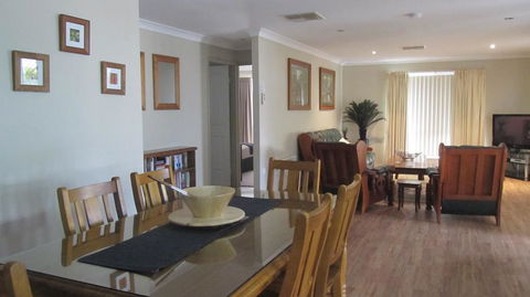Bunya Vista Accommodation - E Caravan Parks 2