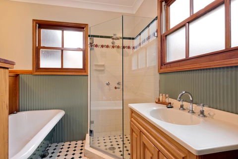 Bunyip Cottage - E Caravan Parks 1