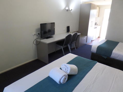 Burke & Wills Mt Isa - E Caravan Parks 1