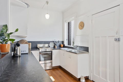Burnie City Apartments - E Caravan Parks 2