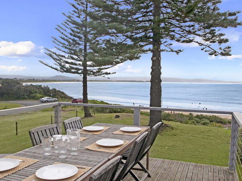 By The Sea - SPECIAL OFFER 3 FOR 2 - E Caravan Parks 0