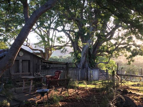 BYRON BAY New! SUNSET COTTAGE - E Caravan Parks 1