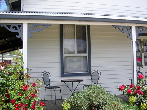 C & A's Cottage - E Caravan Parks 2
