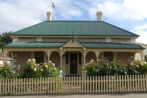 Cabernet Cottage - E Caravan Parks 1