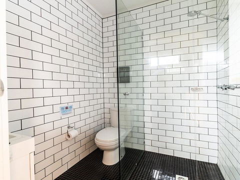 Callala Dreaming - Mid Century Beach House - E Caravan Parks 3
