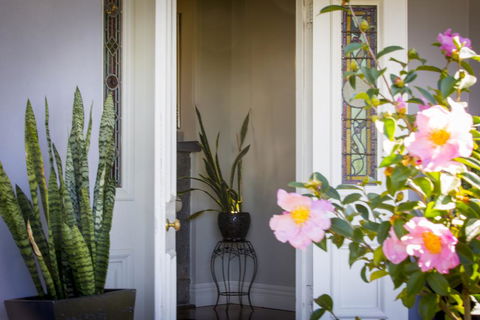 Camellia Cottage - E Caravan Parks 3