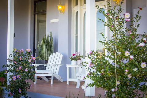 Camellia Cottage - E Caravan Parks 0