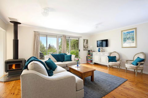 Camellia Cottage - E Caravan Parks 1