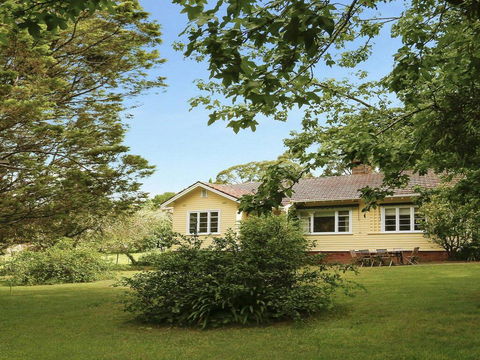 Canary Cottage - Fresh, Clean, Simple & Comfortable - E Caravan Parks 0