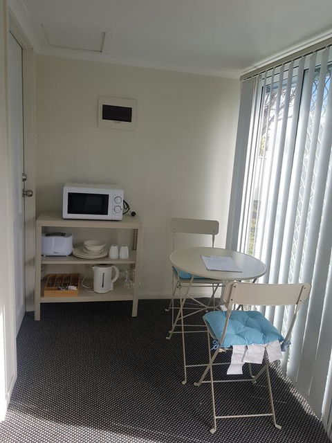 Canberra Ave Villas - E Caravan Parks 1