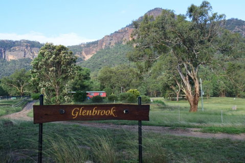 Capertee Valley Farmstays: Glenbrook Cottage - E Caravan Parks 3