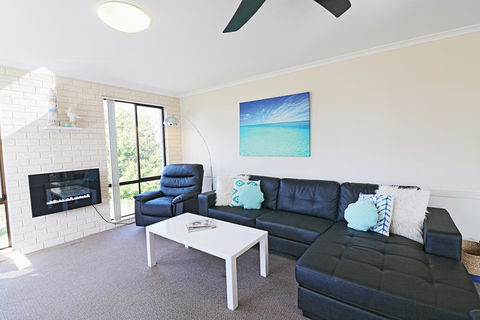 Capri Apartments - E Caravan Parks 0