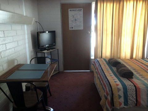 Capri Motel - E Caravan Parks 3