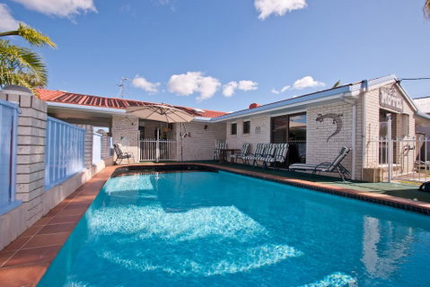 Cara Motel - E Caravan Parks 1