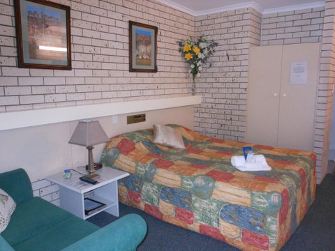 Cara Motel - E Caravan Parks 3